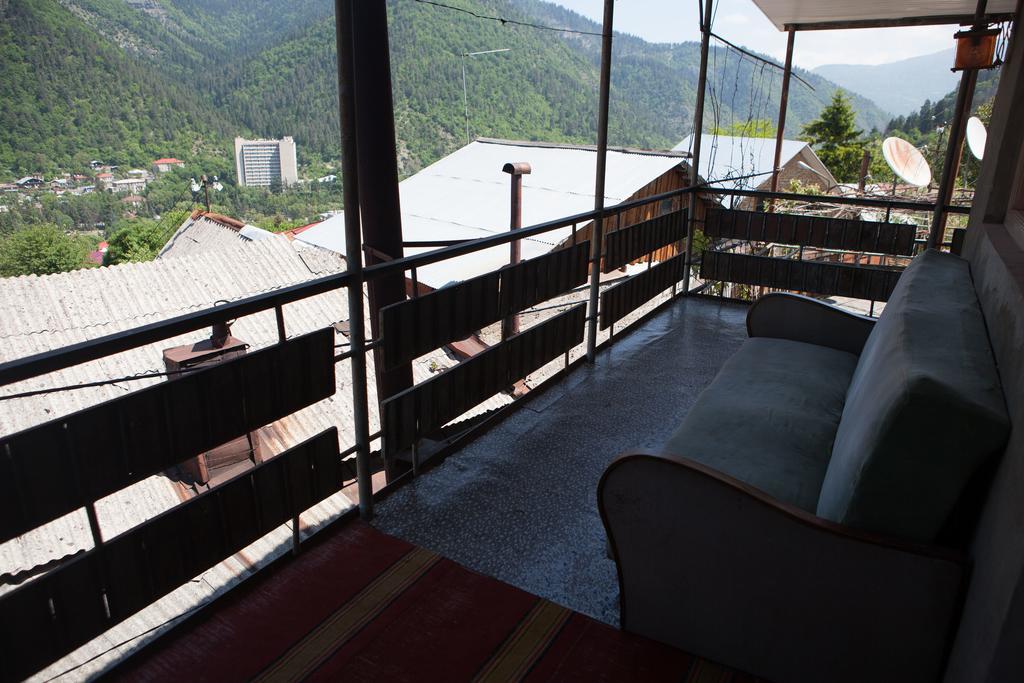 Guest House Salome Borjomi ภายนอก รูปภาพ